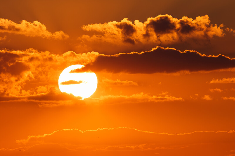 atemberaubender sonnenuntergang am abend